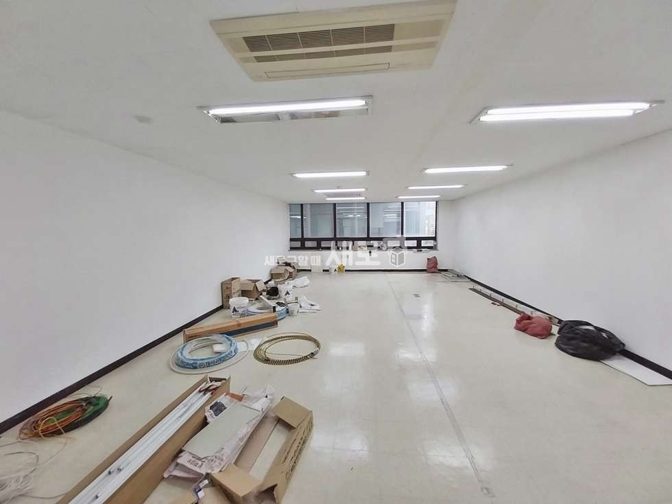 서울 서초구 서초동 서울중앙지방법원인근 깔끔하고 넓직한 사무실매물 월세 매물번호 13288 사진 5