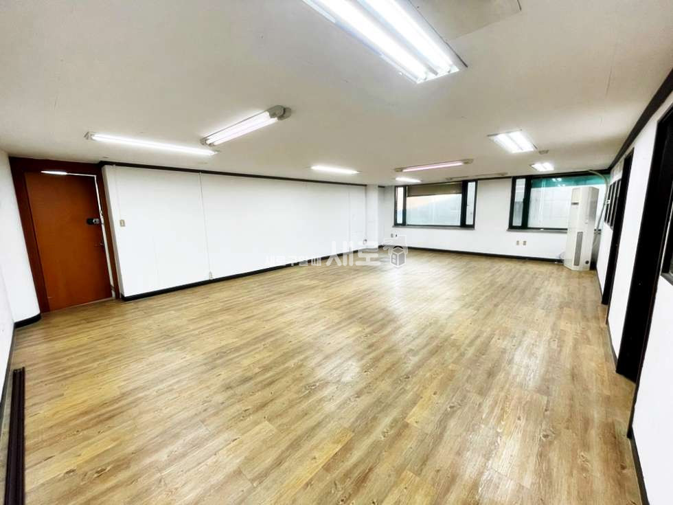 서울 강남구 역삼동 역삼역 도보5분,평수대비 저렴한 중형사무실,2룸,엘베 O,주차O 월세 매물번호 13352 사진 2