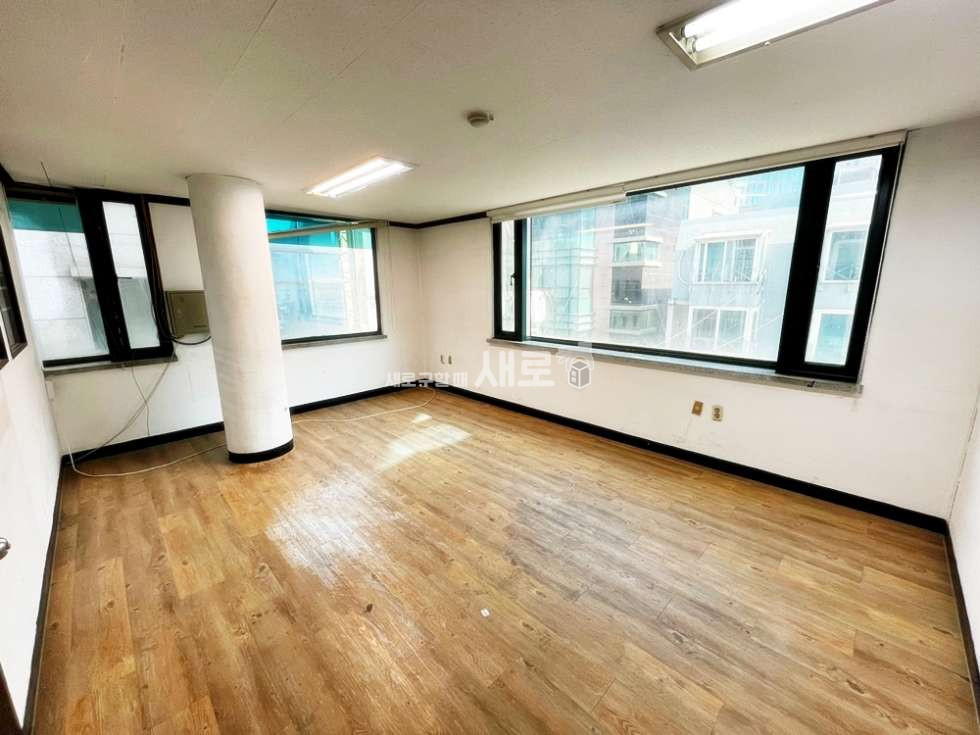 서울 강남구 역삼동 역삼역 도보5분,평수대비 저렴한 중형사무실,2룸,엘베 O,주차O 월세 매물번호 13352 사진 7