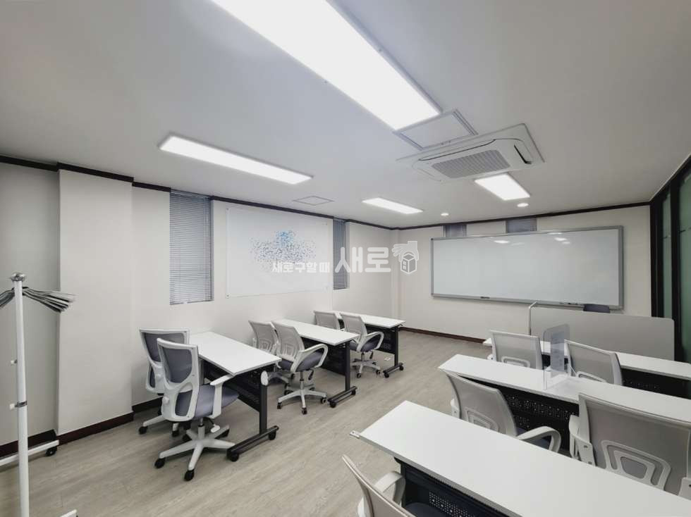 서울 강남구 역삼동 O 개나리아파트사거리 O 홀 1 룸 4 O 주차 O 외부화장실 O 월세 매물번호 13487 사진 1