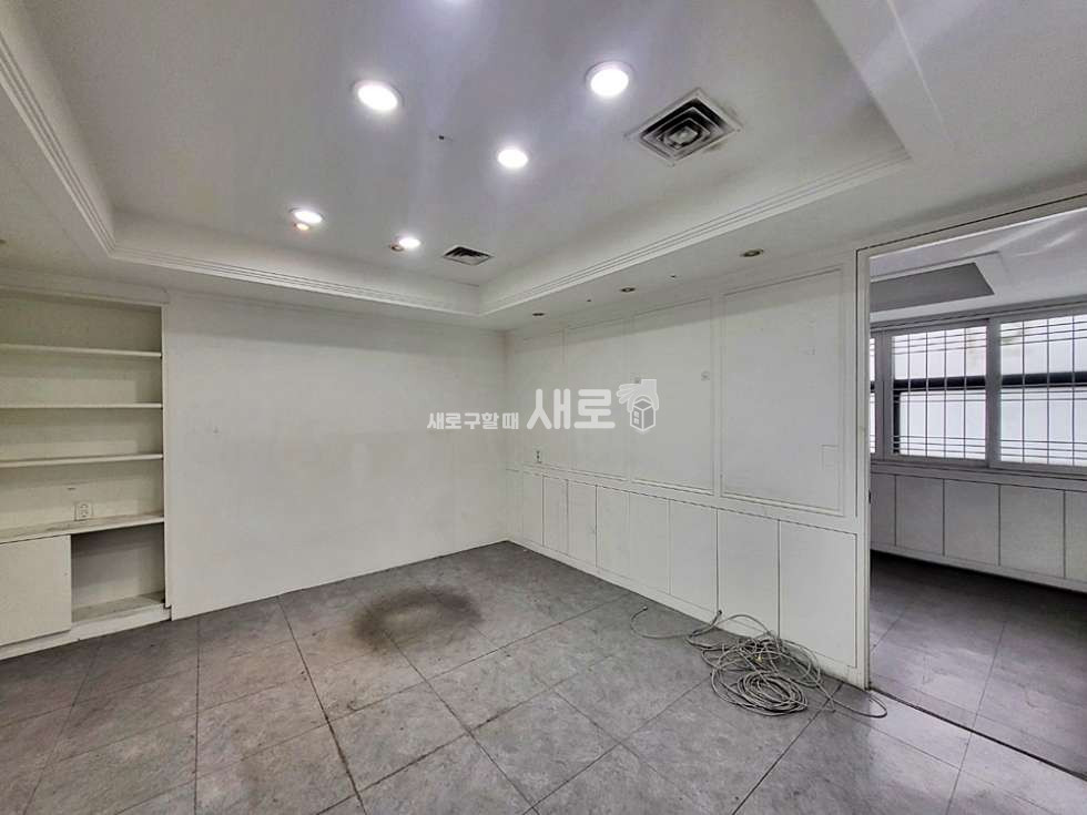 서울 서초구 양재동 I 대로변 위치 I 화이트톤 깔끔 깨끗 인테리어 I 사무실 I 월세 매물번호 13715 사진 6