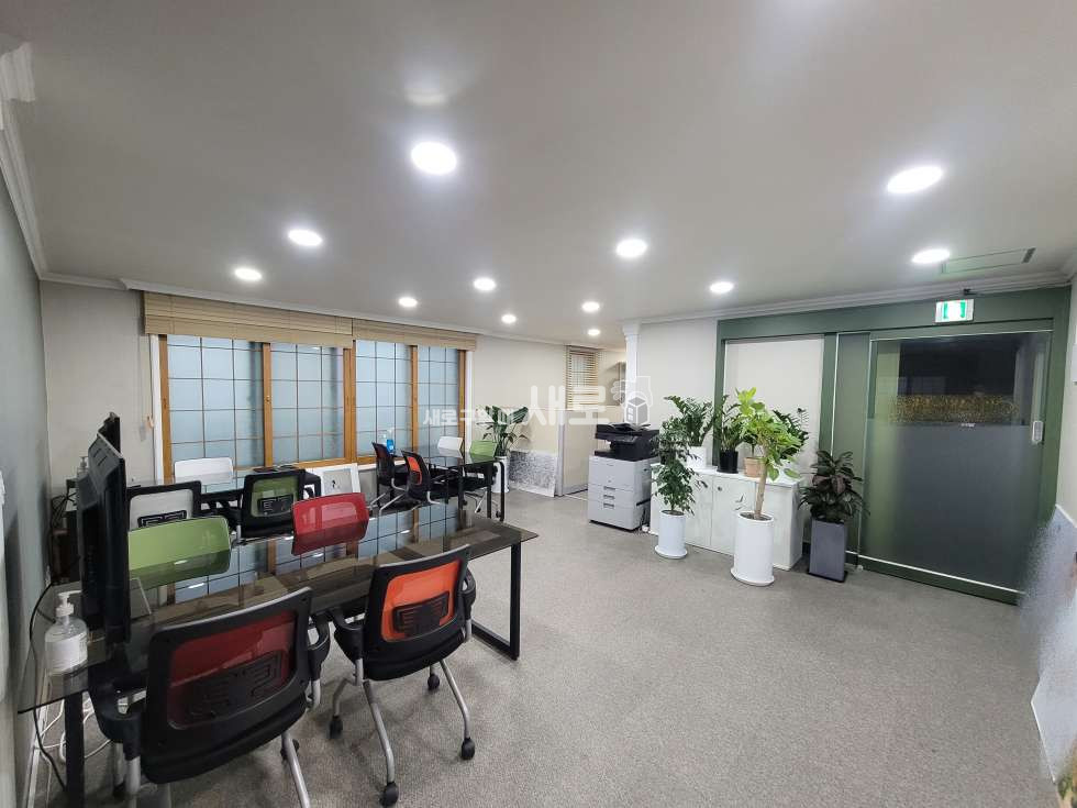 서울 강남구 논현동 논현정영빌딩동 O 학동역 도보 2분 O 홀 1 룸 3 O 포인트조명 O 주차엘베 O 월세 매물번호 13785 사진 2