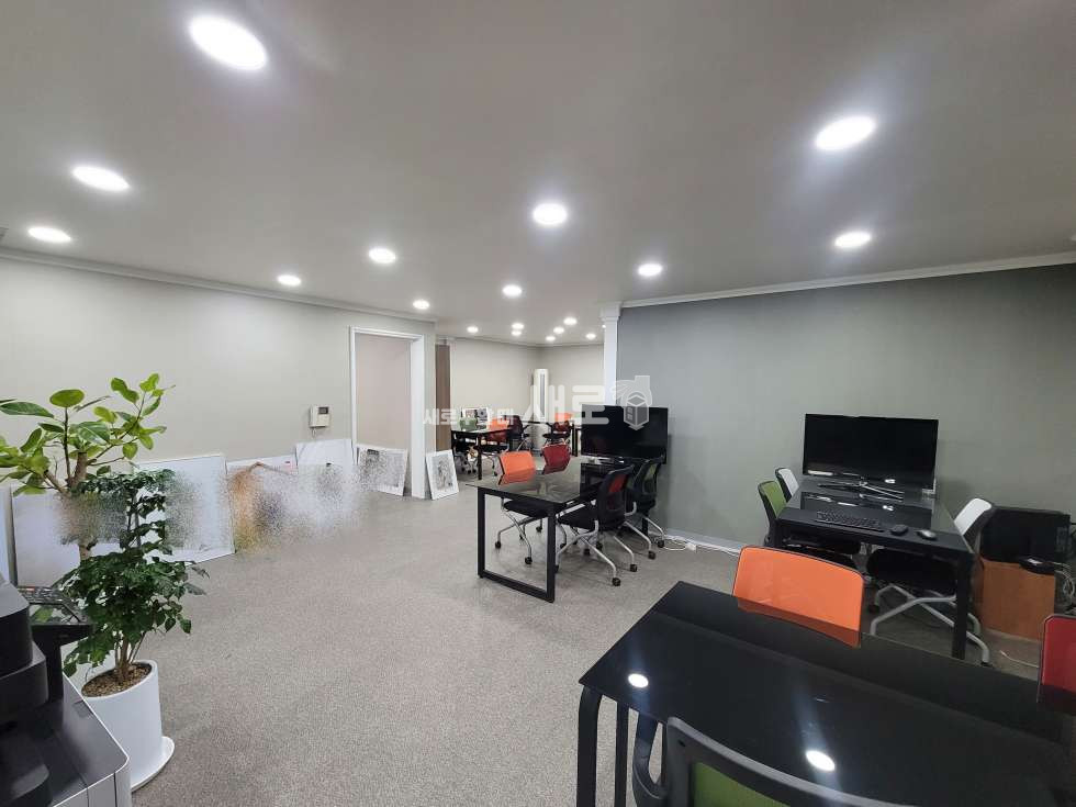 서울 강남구 논현동 논현정영빌딩동 O 학동역 도보 2분 O 홀 1 룸 3 O 포인트조명 O 주차엘베 O 월세 매물번호 13785 사진 5