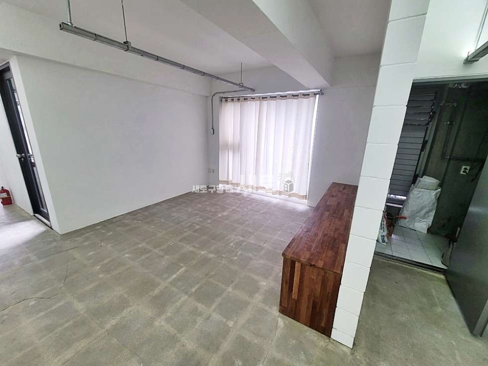 서울 강남구 논현동 I 노출천장 I 화이트톤 I 즉시입주가능 I 월세 매물번호 13986 사진 4