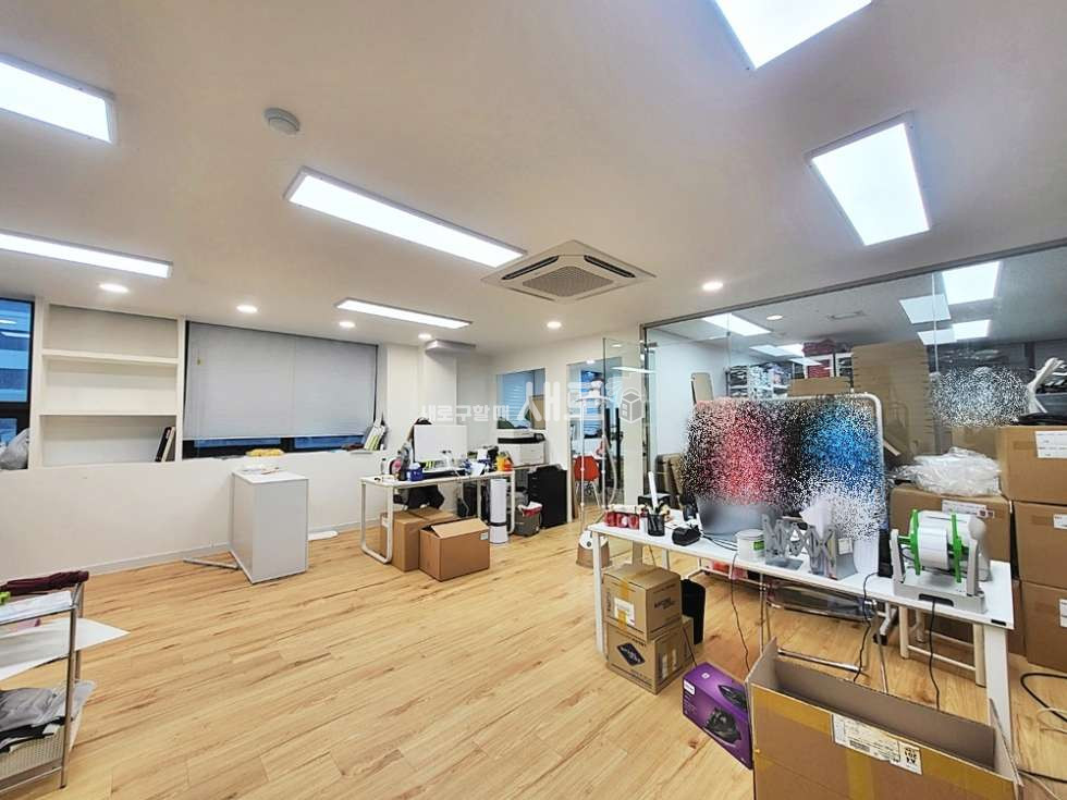 서울 강남구 논현동 I 신사역 역세권 I 관리 잘 되어 있는 컨디션 좋은 사무실 I 월세 매물번호 14005 사진 1