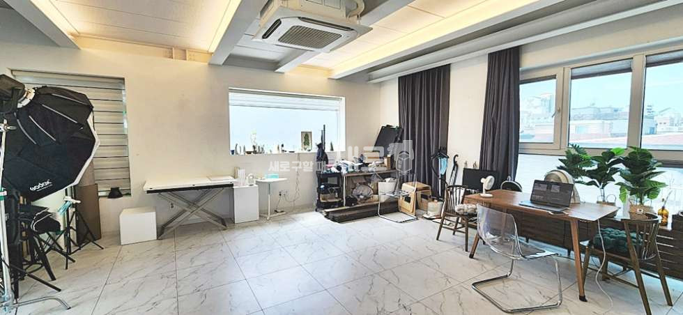 서울 강남구 삼성동 세련된 인테리어 복층구조 사무실 월세 매물번호 10459 사진 1
