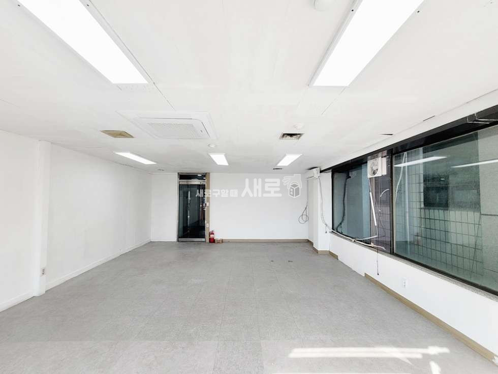 서울 강남구 역삼동 O 역삼역 도보 5분 O 홀1 O 인테리어 O 소형사무실 O 주차엘베 O 월세 매물번호 14201 사진 3
