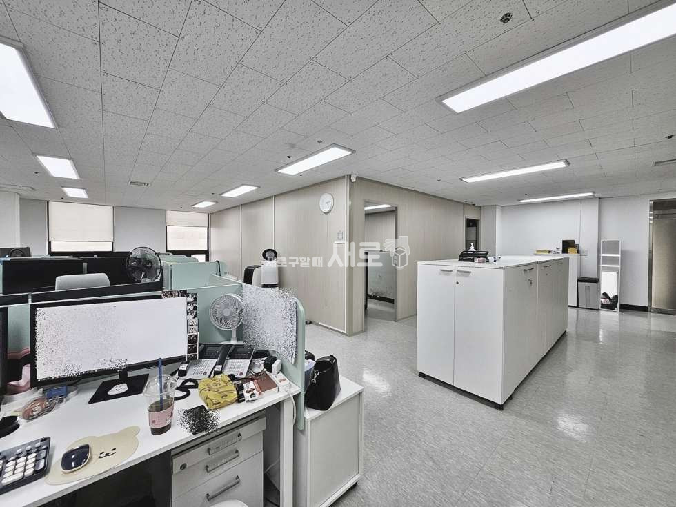 서울 강남구 역삼동 실사진O 언주역 역세권! 대로변! 룸 3개 분리형!! 고층 채광 굿!!! 월세 매물번호 14478 사진 1