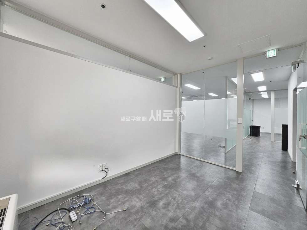 서울 강남구 역삼동 실사진O 언주역 역세권! 대로변! 룸 4개 분리형!! 탕비공간O 월세 매물번호 14479 사진 8